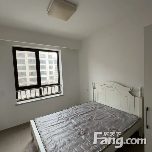 葛洲坝北京紫郡兰园合租房 北卧 1950元/月