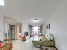 保利百合东南向电梯三房 望小区园景 房子较为通风