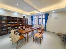 中央香榭(别墅) 楼龄新 朝南 车位充足 商业配套齐全