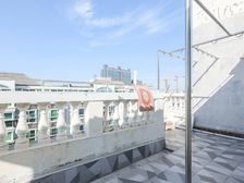 中环百联商圈,带露台的两房一厅,精装修。