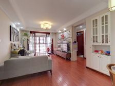 精装修小高层 好楼层 全天采光有车位 可拎包入住