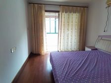 育秀八区 朝南 近医院 中间好楼层 正规商品房 刚需两居