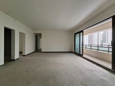 刘家坪轻轨站 四房洋房 商圈核心