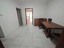 华夏西一楼带天井,生活配套完善,看房有钥匙