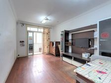 全明格局交通便利低楼层新装3居室南北通透