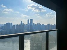 重庆 城市名片 长嘉汇 朝中庭看来福士江北嘴四房