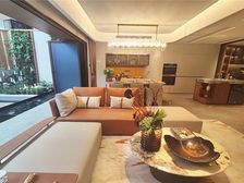 板式下叠带地下室,花园100多平,210万左右,现房实景呈现