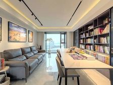 中海湖滨一号 5室2厅2卫 精装修 990万元