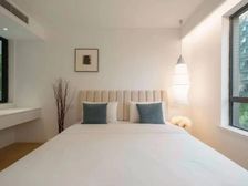 前湾次新房,户型方正,带产权车位可随时签,来电告知底价看房