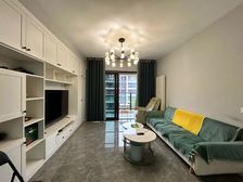 沙坪坝区 龙湖开元晶蓝二期 四房 182万