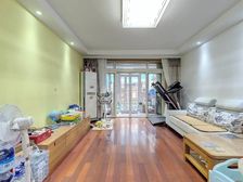 不靠路位置好 三开间朝南大花园 全明户型 满五税少