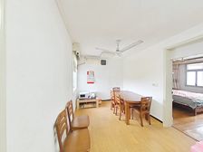 近曹路近王港,花园式小区,带楼台,中间位置,中间楼层,方便看