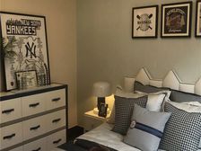 此房已满两年,户型方正, 房子是精装修 拎包入住