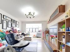 新上电梯中层双南两房,晋元未用,送产权车位,中介费0.5个点