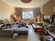 枣子岚垭正街 二室一厅 63万元出售 拎包入住