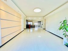 真划算A区 白龙潭淏园 157平(3楼)209万带个车位