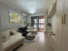 刚交房没多久 豪华装修直接可以拎包入住了,送一个产权车位