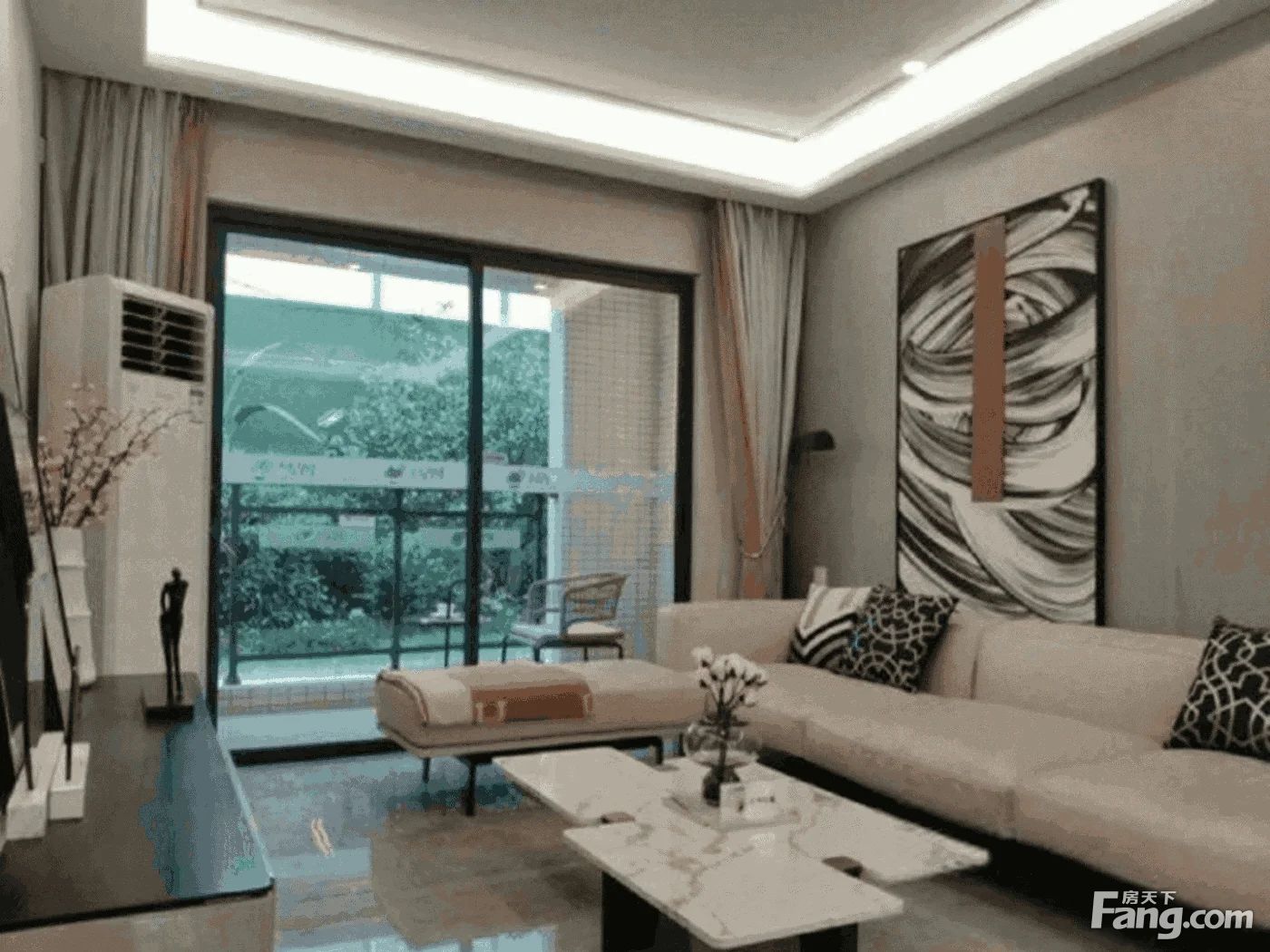 品秀星图 官湖地铁口300米 中高 精装全新加推 可谈价急售