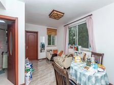 仅ci一套在售,户型很棒一梯两户,致远没使,带固定车位,诚售