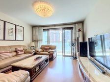 区域孤品4房+小区Z心位置+直观小区绿化+采光刺眼
