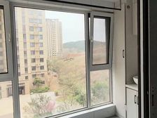 70来个隐山观湖次新小区 装修好 一梯一户 双卫格局,随时看