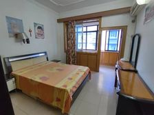 巴属小學后门 原业主今年毕业 临近巴属初中 低于市场价20万