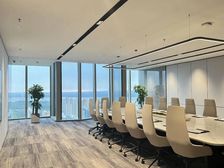 市政中心!免租期长!深业上城丨1016平豪装带家私办公室出租