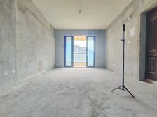 刘家坪板块商圈内,次新洋房板式结构好楼层,110万价格可议