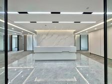 UCC主楼高层813平 双面采光视野好 地铁口办公室出租