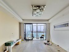 本月必卖,带一百平大露台,一线苏州河景观,随时可看