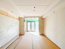 北龙湖南岸 精装修三房三卫一楼带150平院子带挑高6米地下室