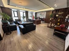 开发区好房500平电梯楼!精装!24时空调!8隔断