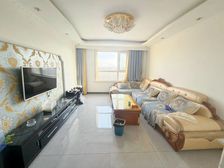 中间楼层12楼,大俩室,公摊小,配套好