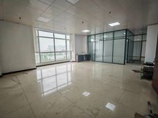 南二环 地铁口 240平 精装 3隔断 24空调 红馆