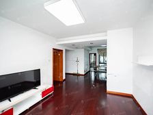 12号线地铁 正对小区景观花园 电梯房 采光充足 居住舒适