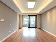 公园道壹号二期高区新出,178南北通4房,带车位,业主诚意出