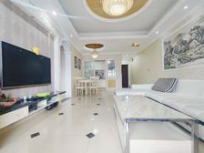 过马路就是双碑轻轨站 鼎盛山水 三房 装修保持的很好