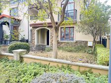 新世纪颐龙湾(一二三期别墅) 950万 5室2厅4卫 毛坯,