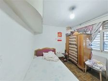 别看房子旧,其实是个宝,一楼带院子,户型还正气