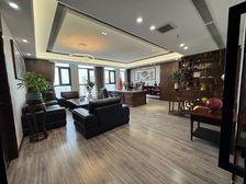 500平得纯写,带家具可开票,半层随时看房,盛和慧谷中山尚郡