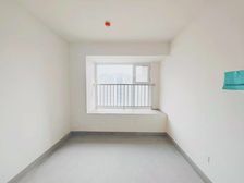 送车位!地下室!满二年!南北通透!好楼层看房方便