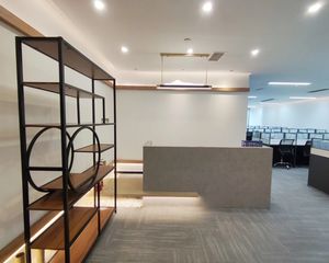 急售5600元、天府广场、双地铁交通、好招人、精装修即买即用