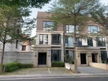 凤岗四季花城联排别墅端头位置 业主已经扩建 急售随时看房