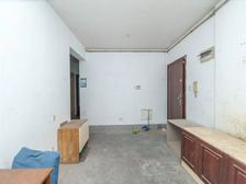 地铁口大3房,得房率高。周边配套齐全,免费接送随时看房