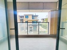侨信云起 板楼 买来没住过。南北通透,精装。满五 。