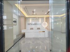 环球中心南区朝外 7米层高 精装带家具 看桂溪公园 无加时费