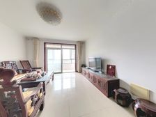 万达商圈 绿地世纪城四期 四室两卫 精装未住!