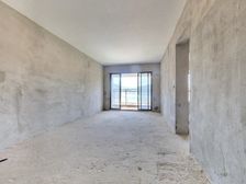 南山壹号毛坯三房,只交契税,南向采光很好,不看电站