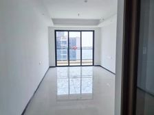 此房满二无押,高层南向,全新装修,楼下地铁口