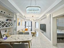 豪装,9成新,带只标,看江,小区环境优美,中间楼层